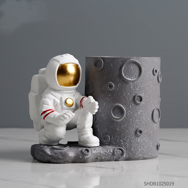 Astronaut Clock Ornaments Desktop Creative Small Clock