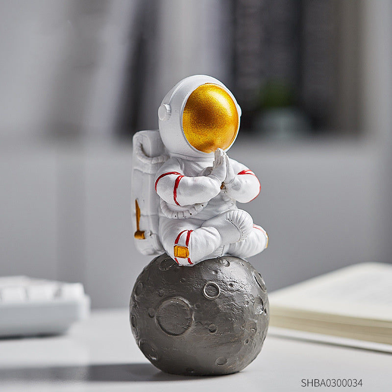 Astronaut Clock Ornaments Desktop Creative Small Clock