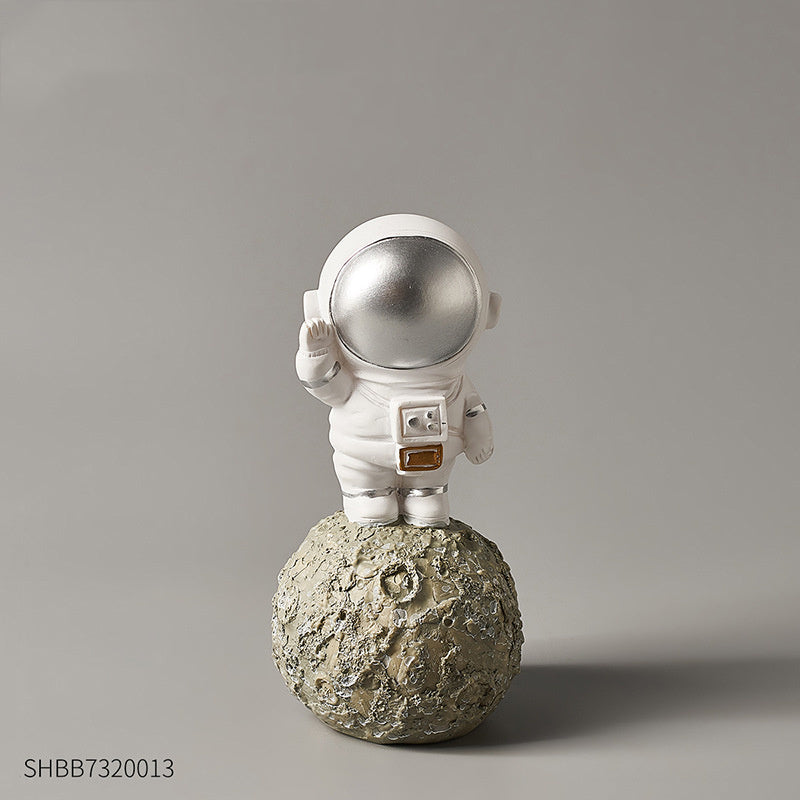 Astronaut Clock Ornaments Desktop Creative Small Clock