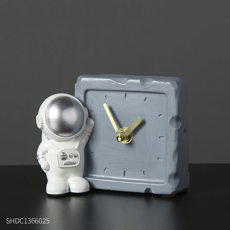 Astronaut Clock Ornaments Desktop Creative Small Clock