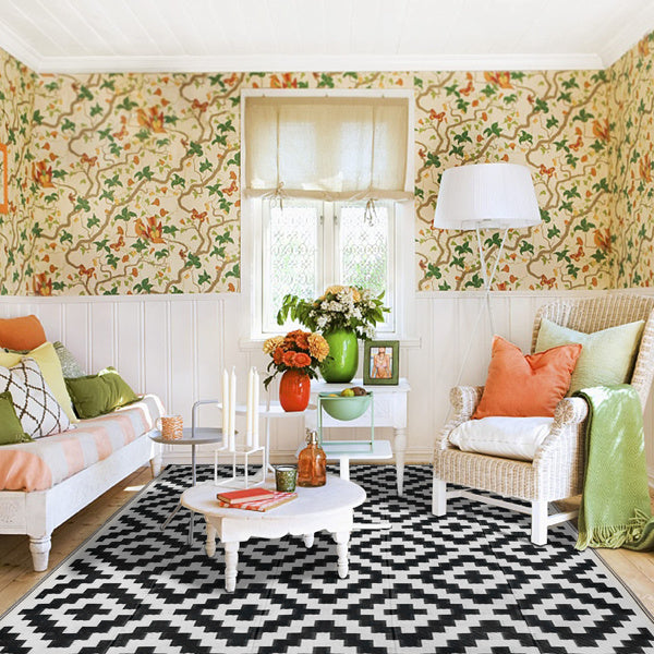 6 X 9ft Camping Carpet, Black And White,shipped From Amazon, Banned From Wal Mart, Not Shipped On Weekends